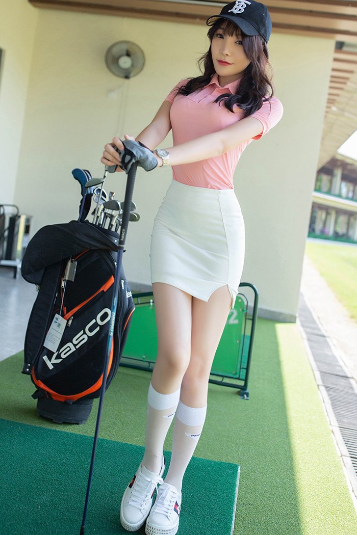 高尔夫女孩芝芝包臀短裙可爱性感(图1)